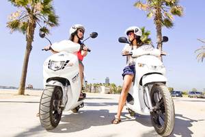 Maspalomas : Rent 8 hours - 7 Days a 125 cc Petrol Scooter