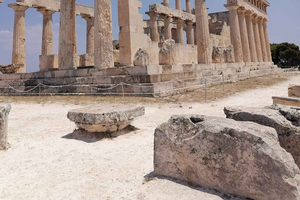 Aegina: Temple of Aphaia, Agios Nektarios & Paliachora Tour
