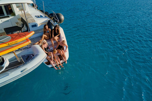 Chania: Afternoon Catamaran trip - Dinner, Drinks & Sunset