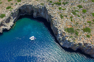 Chania: Passeio de barco com mergulho guiado e Stand-Up Paddling