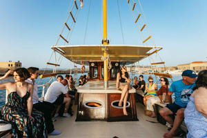 Chania: Sunset Boat Cruise with Guide