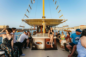 Chania: Sunset Boat Cruise with Guide