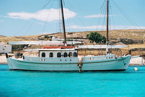 Corfu Town: Full-Day Cruise with Lunch, Drinks & Swim Stops