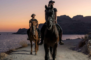 Ridning på Kreta: Fascinerande ridtur i solnedgången