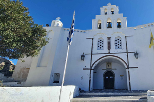 Santorini para viajeros en crucero: Pyrgos, playa, Oia y joyas de Fira