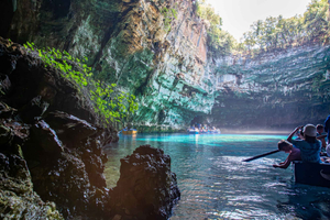 From Argostoli: Melissani Lake & Drogarati Caves Tour