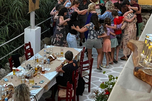 Greek Night with Dinner & Plate Smashing -40 min from Chania