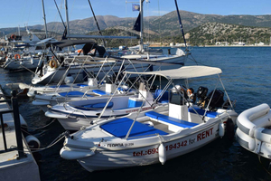 Kefalonia: Boat Rental (30HP Motorboat)-No License Required