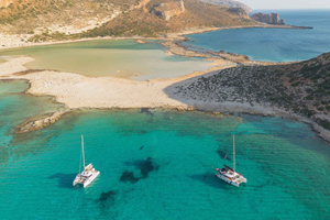 Kissamos: crociera al tramonto in catamarano a Balos con sushi e bevande