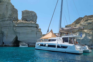 Milos: Full-Day Catamaran Cruise with Food and Open Bar