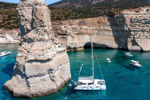 Milos: Kleftiko, Sykia & Klima Luxury Catamaran Cruise