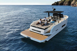 Mykonos: Private Kreuzfahrt auf einer brandneuen Luxusyacht