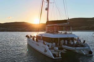 Mykonos: Solnedgangscruise med seilingsdemo og prosecco