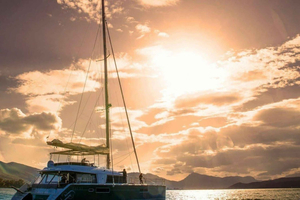 Naxos : Croisière en catamaran avec déjeuner et boissons