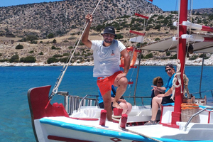 Naxos: The Traditional Rina Cave boat trip from Panermos