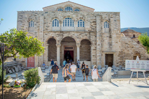 Paros & Antiparos Full-Day Discovery Guided Tour in English
