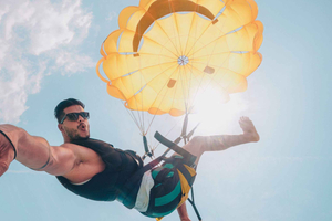 Réthymnon : vol en parachute ascensionnel au-dessus de la mer Égée
