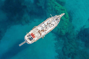 Rodi: tour in barca con snorkeling, buffet gourmet e open bar