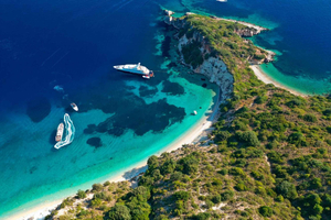 Sami: crociera in barca sull'isola di Ithaca con soste per nuotare e spuntini