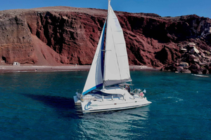 Santorini: Catamaran Cruise with BBQ, Drinks & Volcano