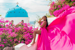 Santorini: fotoshoot met wapperende jurk, ophaalservice en reels