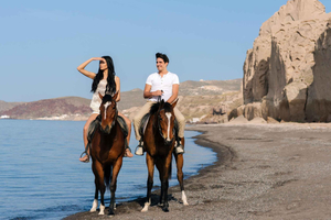 Santorini Premium-rit: vulkaanpaden naar het strand van Eros