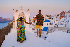 Santorini: Private Oia Village Photoshoot
