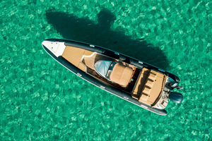 Super Paradise Beach Mykonos: Barco RIB Particular
