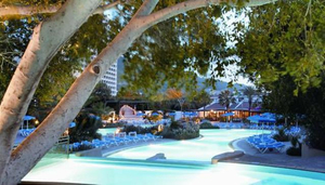 Capsis Hotel
