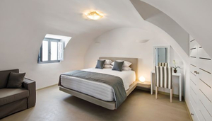 Central Fira Hotel