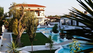 Holiday House Hotel