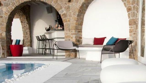 Kouros Hotel & Suites