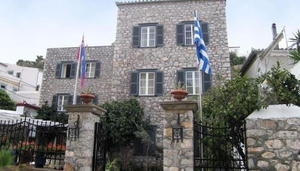 Mistral Hotel Hydra