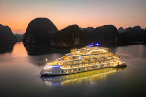 2/3-Day Halong & Lan Ha Bay Tulip 5* Cruise balcony, bathtub