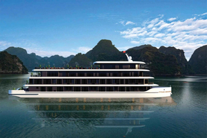 2-Day Halong & Bai Tu Long Bay 5-Star Cruise, Balcony
