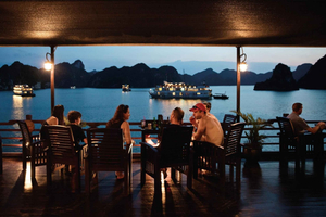 2-Day On 5 Star Cruise Halong Bay with Meals and Kayaking