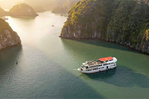 2-Days Lan Ha Bay cruises: biking, kayak, meals, small group