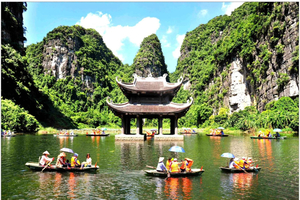 From Hanoi: A Journey 3 days Terraces, Temples & Caves