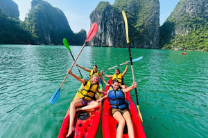 Ha Long Bay Day Cruise with Lunch, Cave & Kayaking