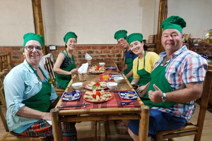 Ha Noi: Vietnamese Cooking Class with Local Market Tour