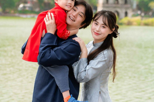 Ao Dai-fotografering i Byen/røgelseslandsbyen og togstationen