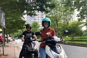 Hanoi: Learn to Ride a Motorbike & Conquer Traffic with Ease