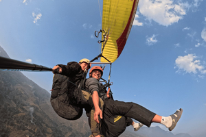 Hanoi Paragliding-Tour – Hin- und Rücktransfer ab Stadt