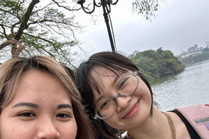 Hanoi: Rainbow Street Food Tour with LGBTQ+ -Friendly Guide