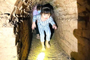 Hanoi: Wartime Tunnel & Vietnam War & History & Local Life