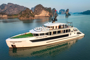 Lan Ha Bay Cruise and Cat Ba Island 2-Day Tour