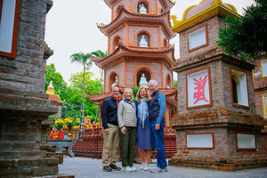 Must-See Attraction Tour, Airport Fast Track & Pickup
