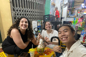 No Diet Club - Local food tour in Hanoi with many tastings !
