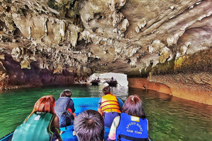 PRIVAT TUR HALONG BAY ÉN DAG med grotte, kajakkpadling og sampan