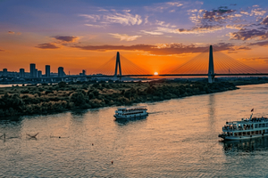 rivierrondvaart over de Rode Rivier met tempelbezoeken en lunch